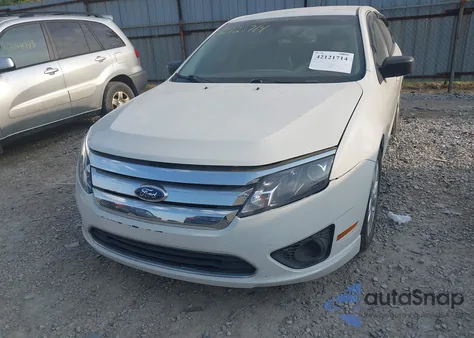 2011 Ford Fusion S из США, поврежденный, VIN 3FAHP0GA7BR317358